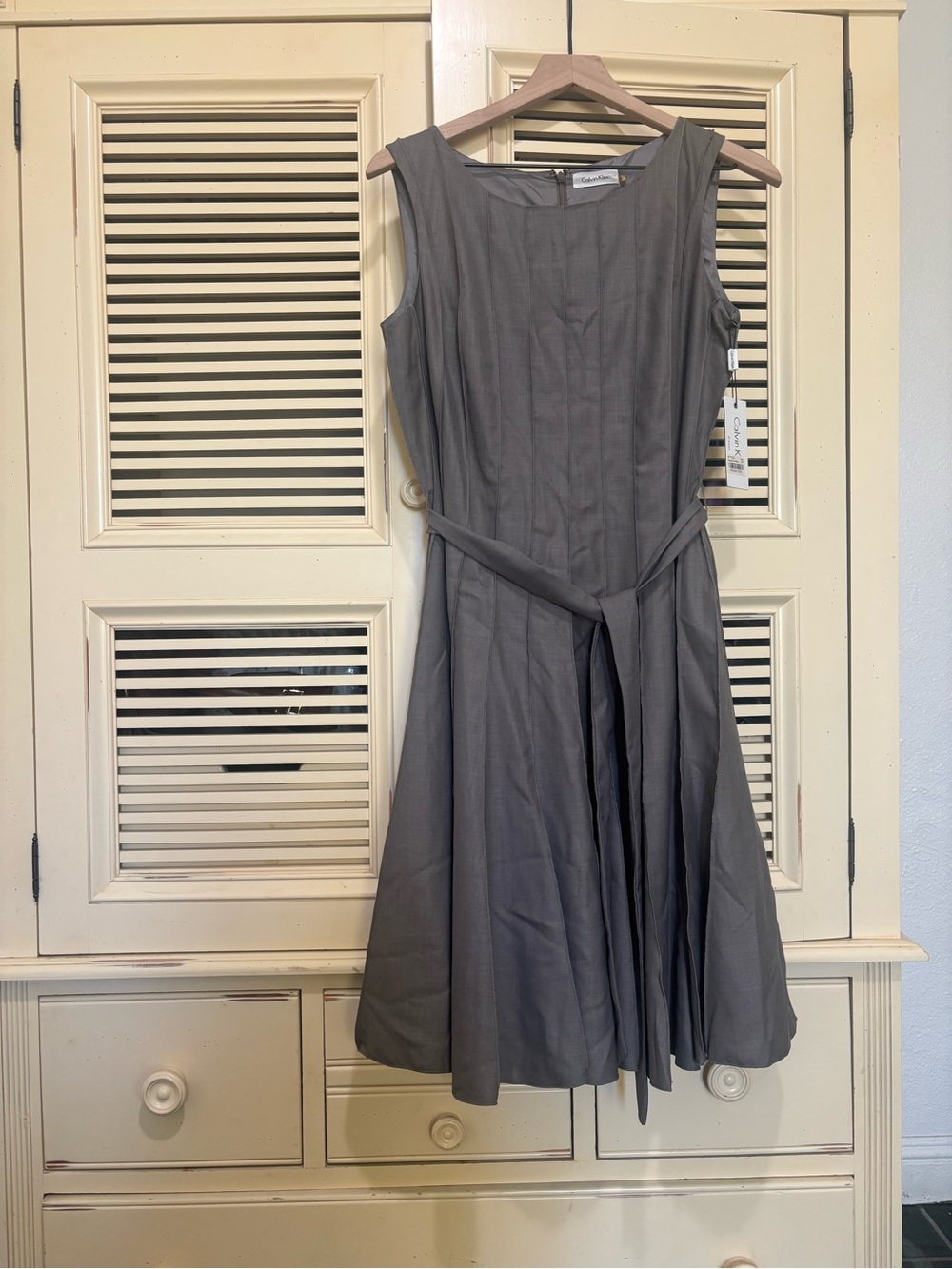 Calvin Klein Sleeveless Gray A-Line Dress with Waist Tie